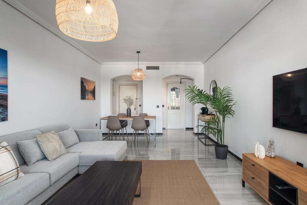 Modern Apartment - 2 Bedrooms, Beachside - Puerto Banus ماربيا المظهر الخارجي الصورة