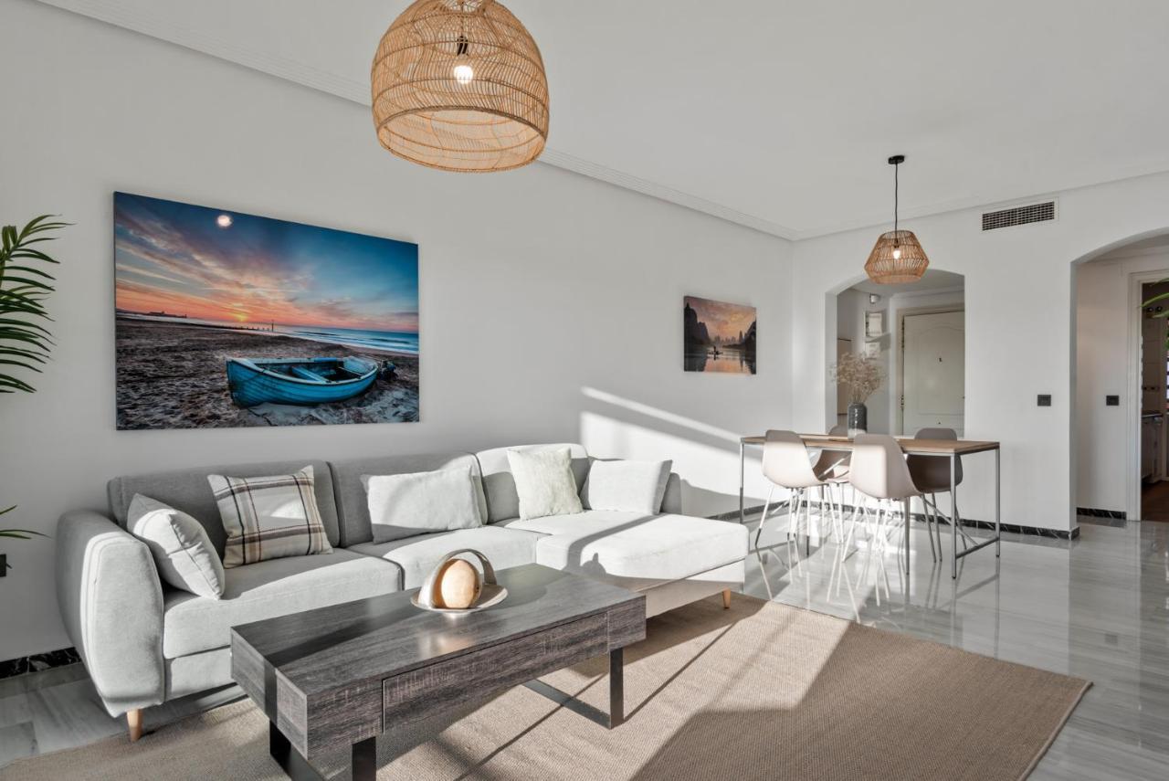 Modern Apartment - 2 Bedrooms, Beachside - Puerto Banus ماربيا المظهر الخارجي الصورة