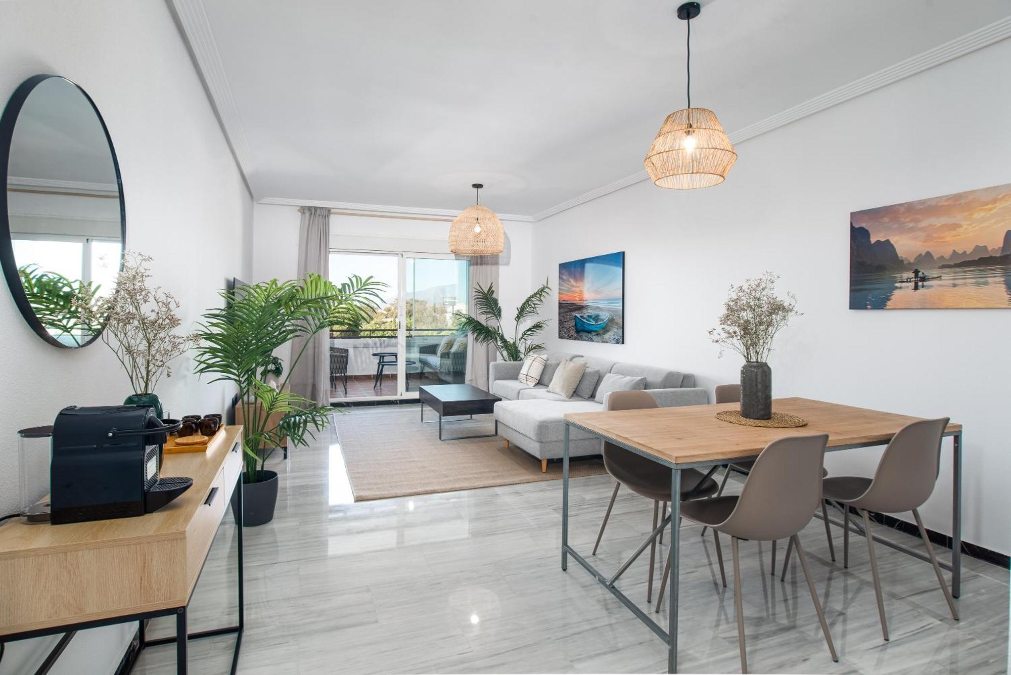 Modern Apartment - 2 Bedrooms, Beachside - Puerto Banus ماربيا المظهر الخارجي الصورة