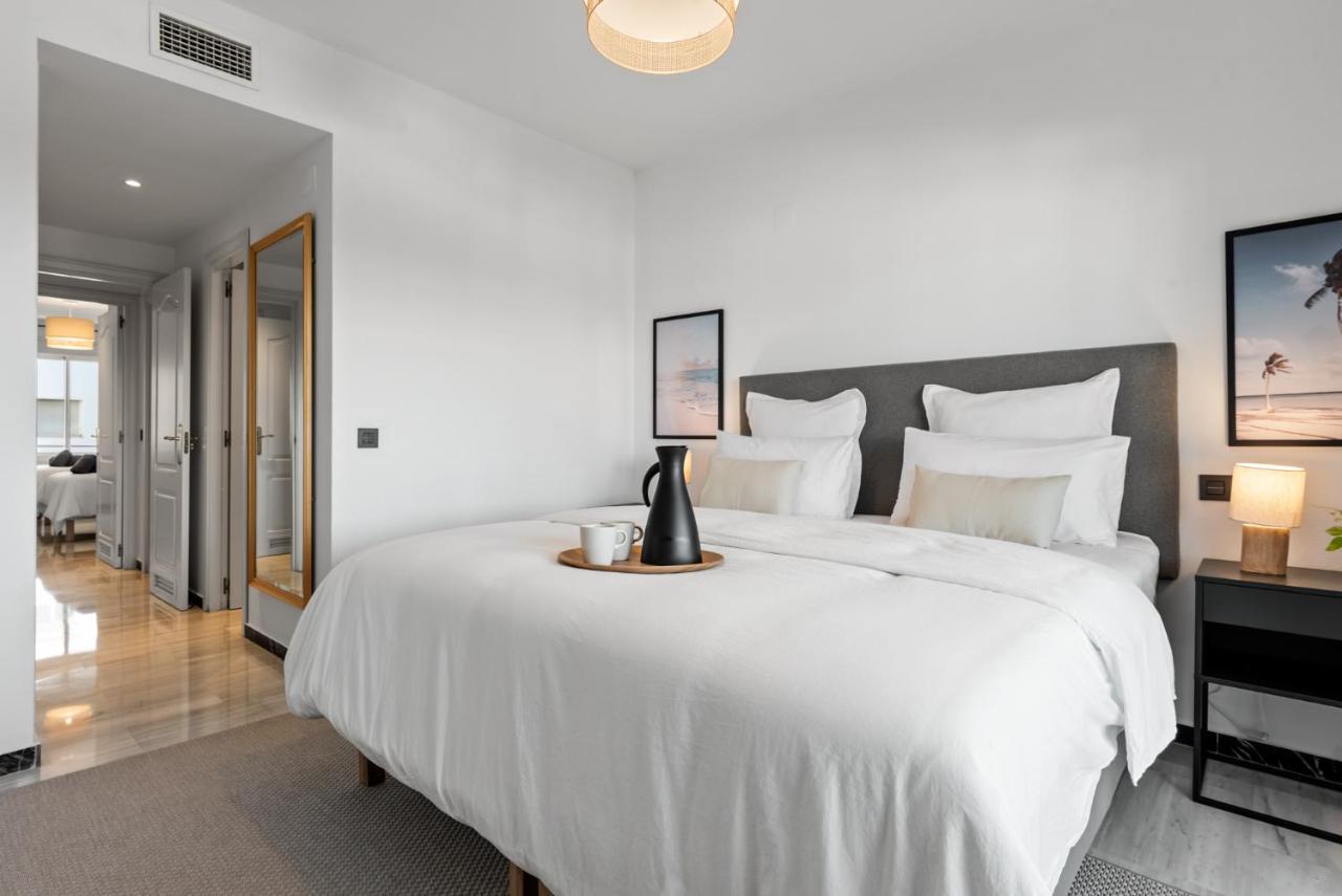 Modern Apartment - 2 Bedrooms, Beachside - Puerto Banus ماربيا المظهر الخارجي الصورة