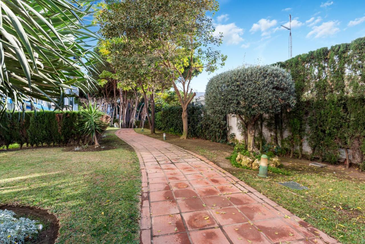 Modern Apartment - 2 Bedrooms, Beachside - Puerto Banus ماربيا المظهر الخارجي الصورة