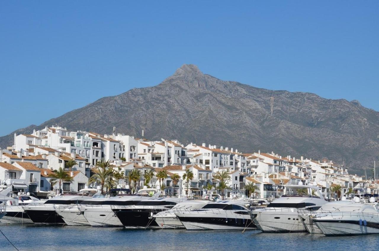 Modern Apartment - 2 Bedrooms, Beachside - Puerto Banus ماربيا المظهر الخارجي الصورة