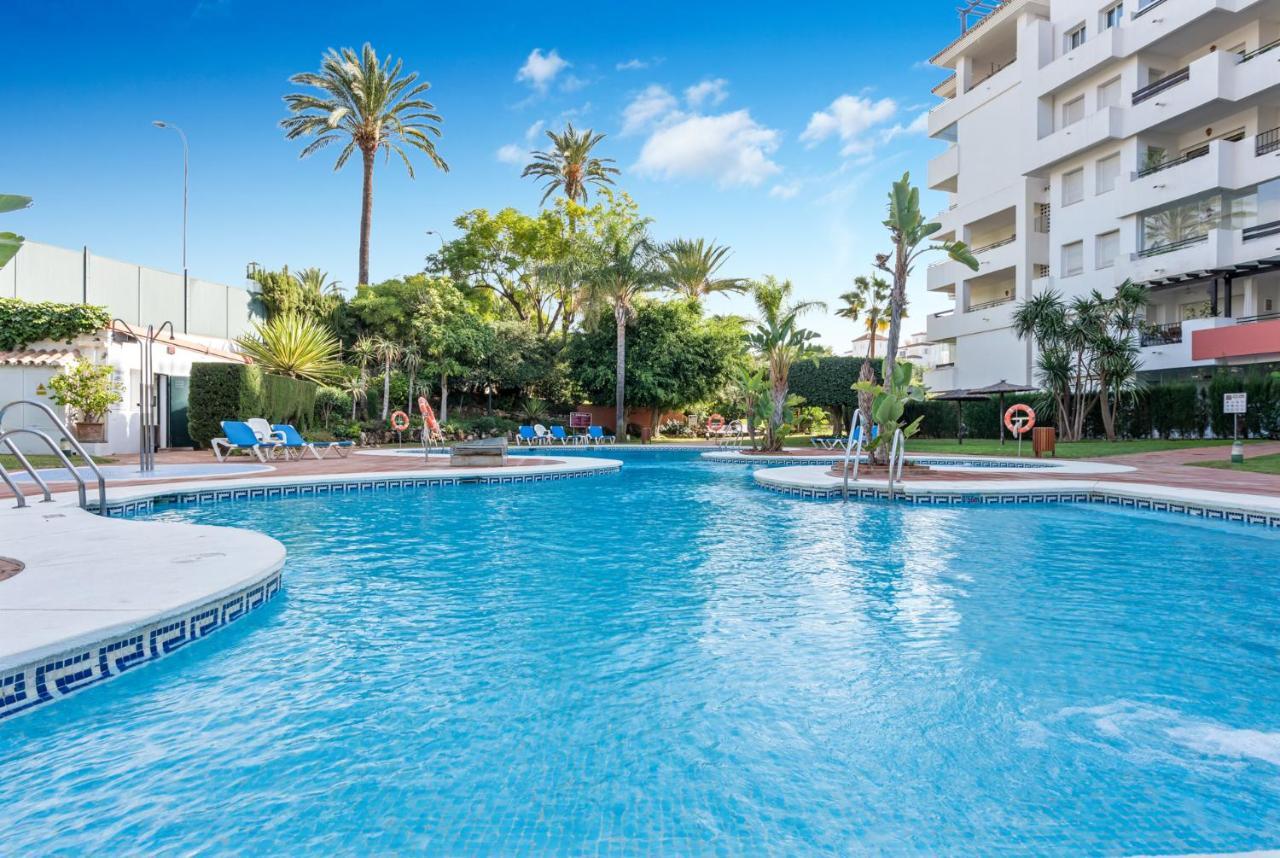 Modern Apartment - 2 Bedrooms, Beachside - Puerto Banus ماربيا المظهر الخارجي الصورة