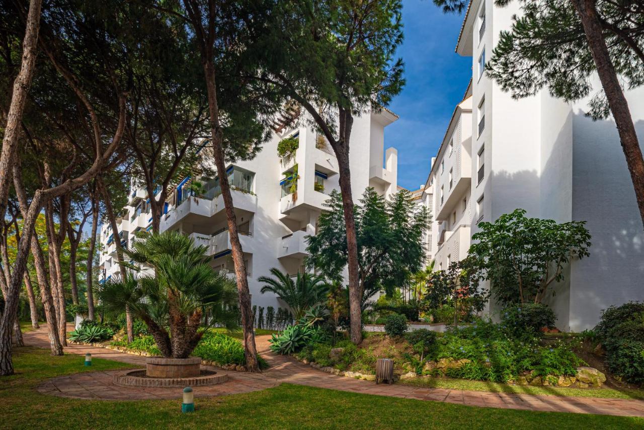 Modern Apartment - 2 Bedrooms, Beachside - Puerto Banus ماربيا المظهر الخارجي الصورة