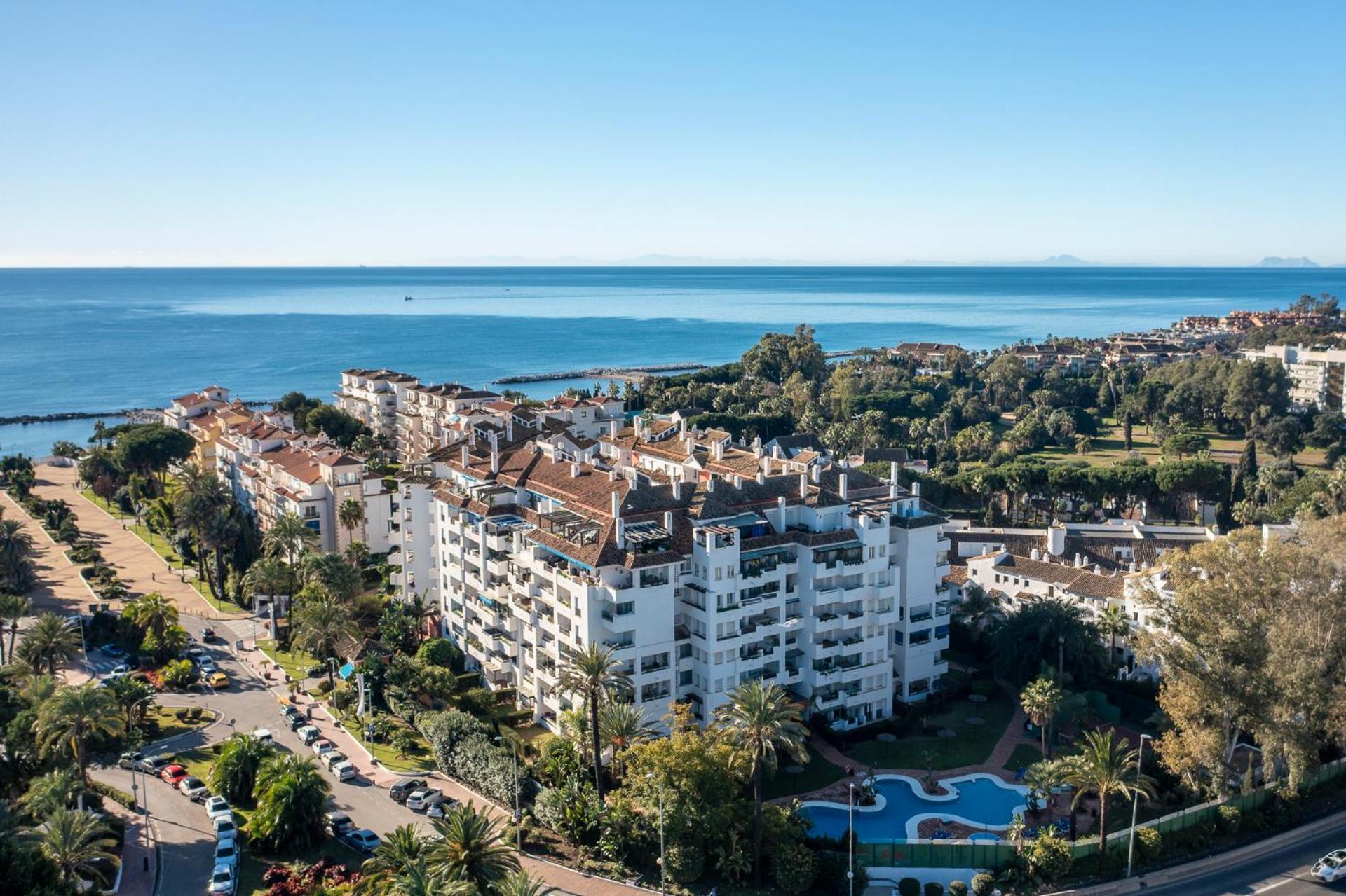 Modern Apartment - 2 Bedrooms, Beachside - Puerto Banus ماربيا المظهر الخارجي الصورة