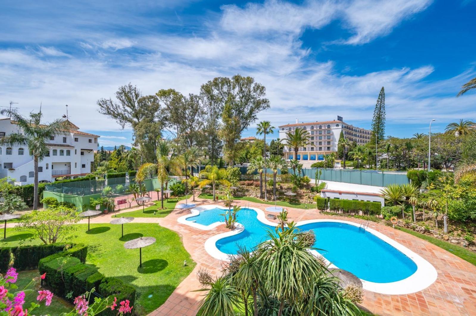 Modern Apartment - 2 Bedrooms, Beachside - Puerto Banus ماربيا المظهر الخارجي الصورة