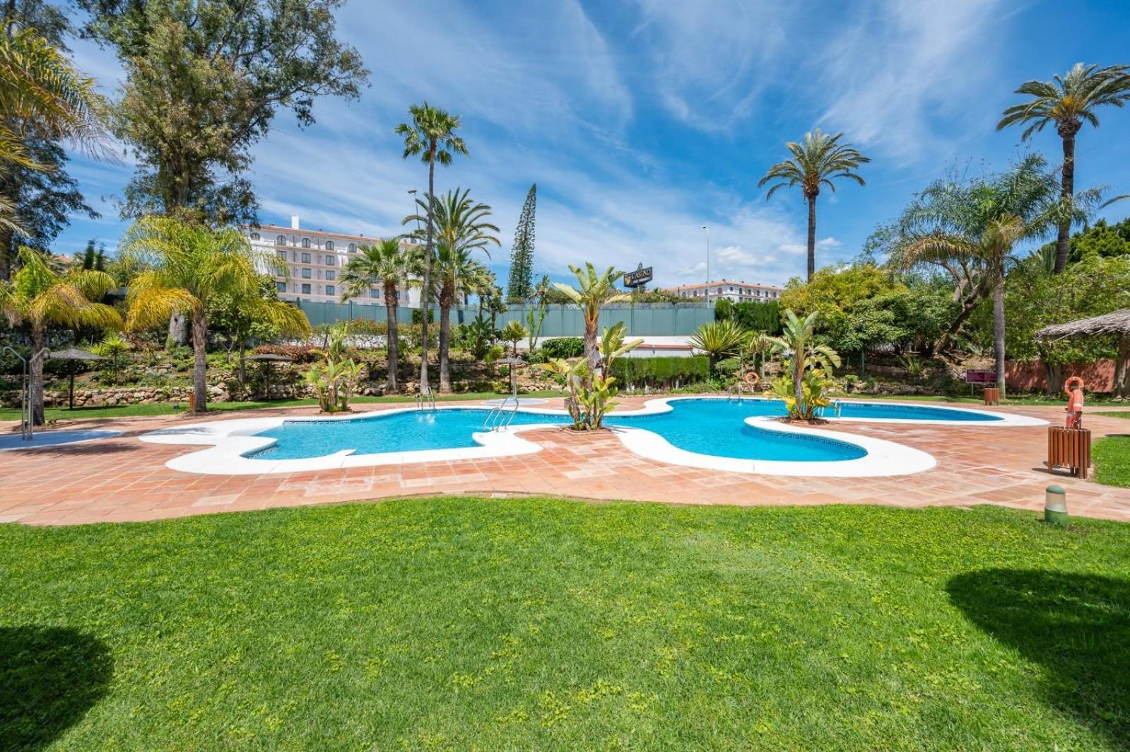 Modern Apartment - 2 Bedrooms, Beachside - Puerto Banus ماربيا المظهر الخارجي الصورة